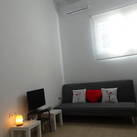 Malibu Apartment *
